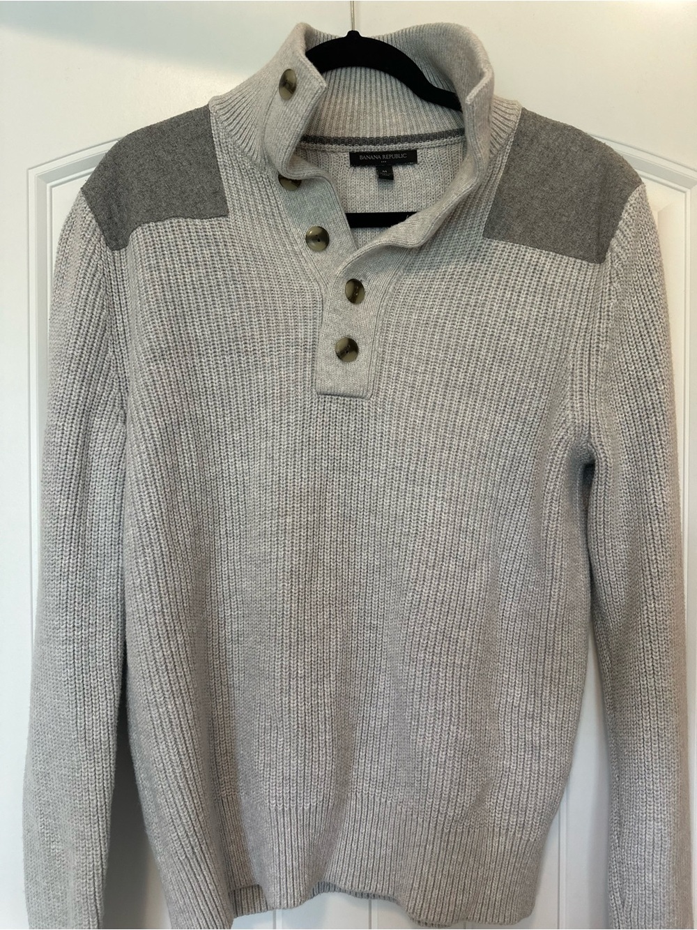 Banana Republic Men’s Gray Button-Neck Wool Blend Sweater